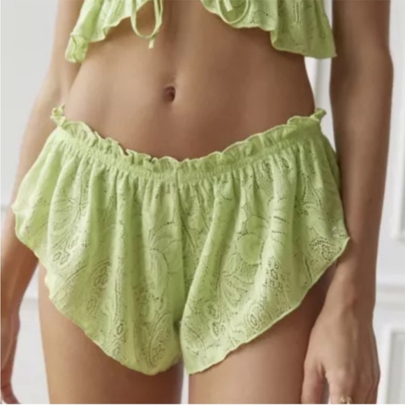 UO Out From Under AMIE LACE SHORTY SHORTS 
Intimates Panty Lace Shorts ⭐️ - Picture 12 of 12